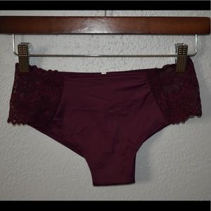 NWT MAROON VICTORIA SECRET PINK panties size (M)